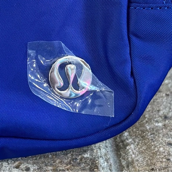 NWT Lululemon Everywhere Belt Large In Riverside/Silver - Picture 3 of 11